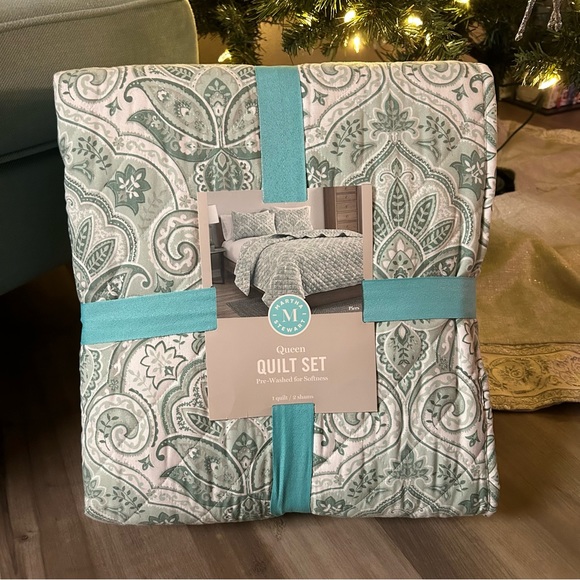Martha Stewart Bedding Martha Stewart Queen Quilt Set Poshmark